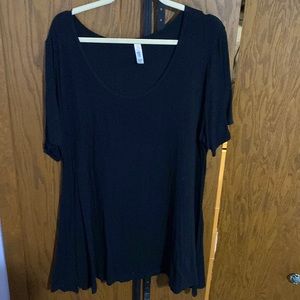 Lularow solid black perfect t